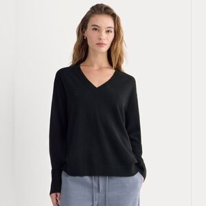 Everlane Classic V Cashmere Sweater
